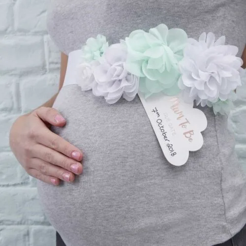 Κορδέλα φλοράλ Mom to Be με ημερομηνία